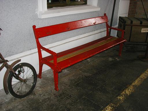 Lavička liata