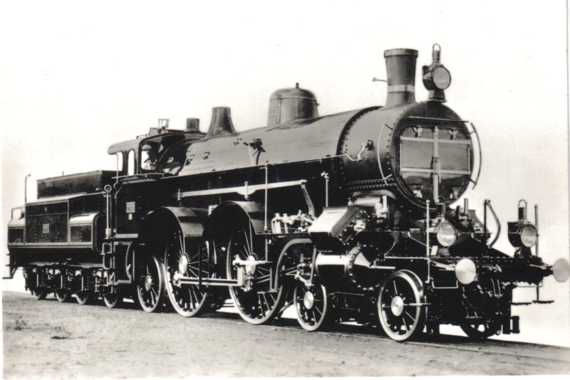 Parný rušeň 108.22 KKStB, 275.021 ČSD. Pohľad zprava zpredu. Anon., 1906. 148 x 102 - pohľadnica Pressfoto Praha 