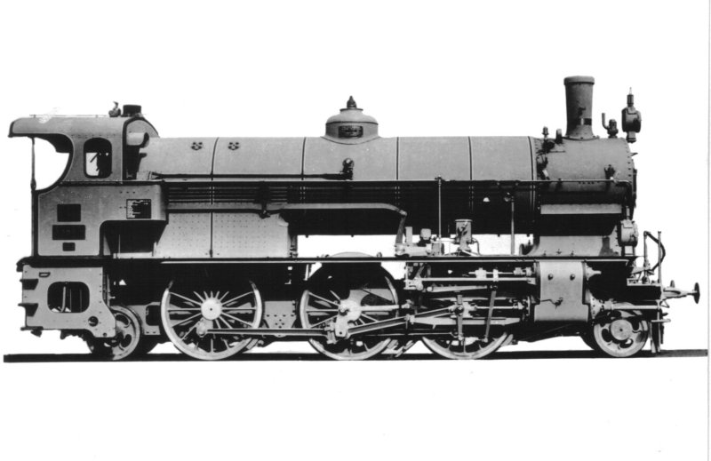  Parný rušeň 429.117 KKStB, neskôr 354.737 ČSD, bez tendra. Pohľad zprava. Anon., 1911. 147 x 80. Pohľadnica Pressfoto Praha. 