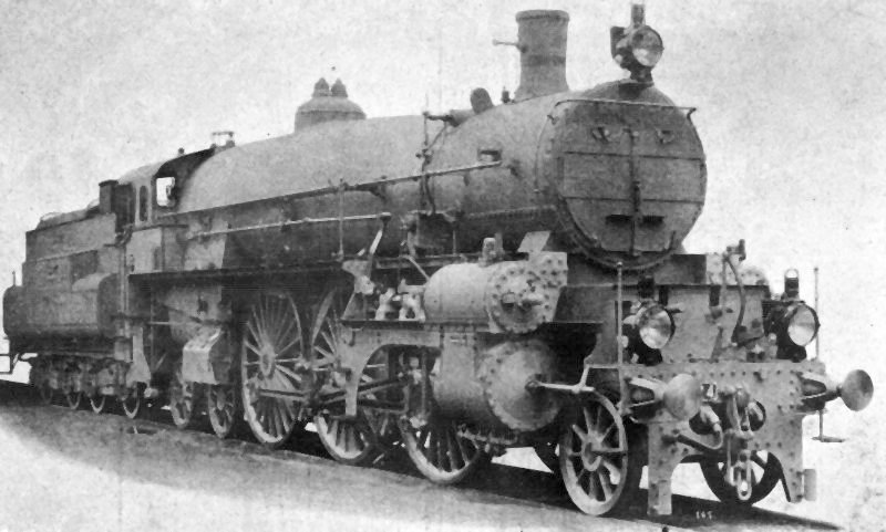  Parný rušeň 310.24 KKStB. Pohľad zprava zpredu. Foto: Anon., cca 1912. Repro: K. Vaculovič. 148 x 90 