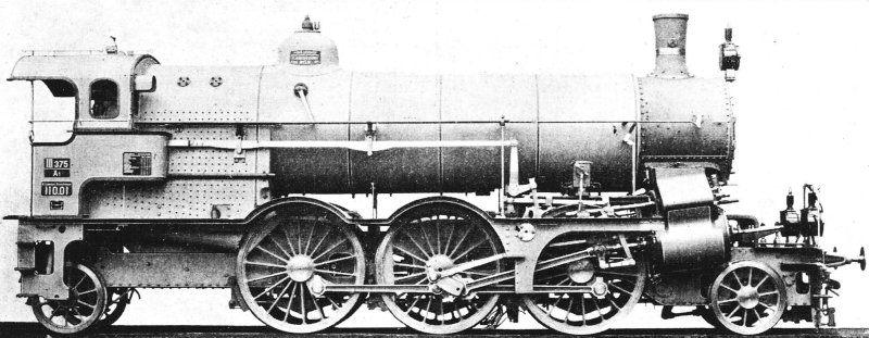  Parný rušeň 110.01 KKStB bez tendra. Pohľad zprava. Foto: Anon., cca 1905. Repro: K. Vaculovič. 178 x 70 