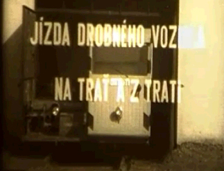 Jízda drobného vozidla na trať a z trati