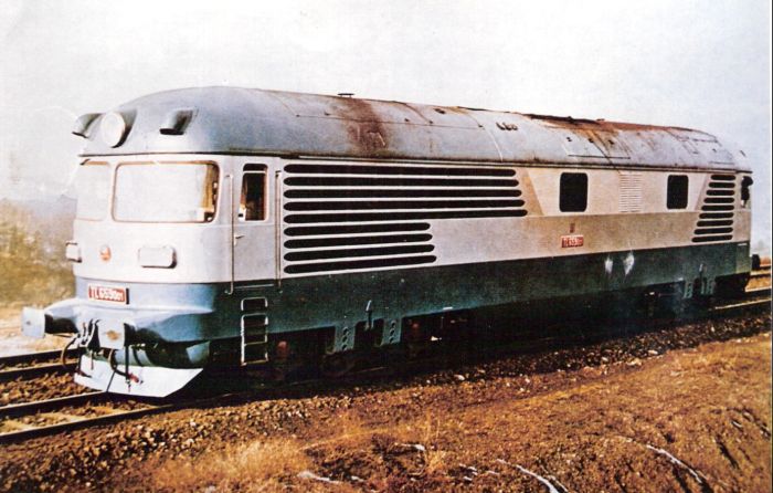  Turbínový rušeň TL 659.001. Pohľad predobočný. Foto: Anon., cca 1960. 175 x 118, COLOR 