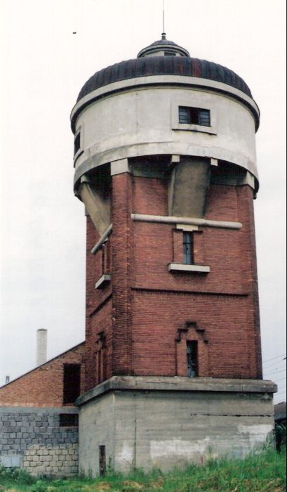 Kúty - vodáreň v stanici. Pohľad od Bratislavy. Foto: M. Entner, 13.6.1996. 89 x 125, COLOR 