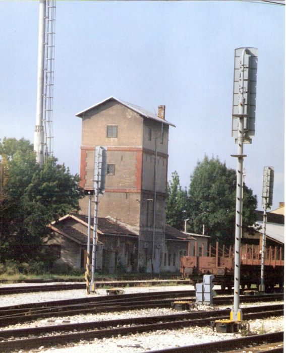  Trnava - vodáreň v starom depe. Foto: M. Entner, 8.1993. 125 x 178. COLOR 